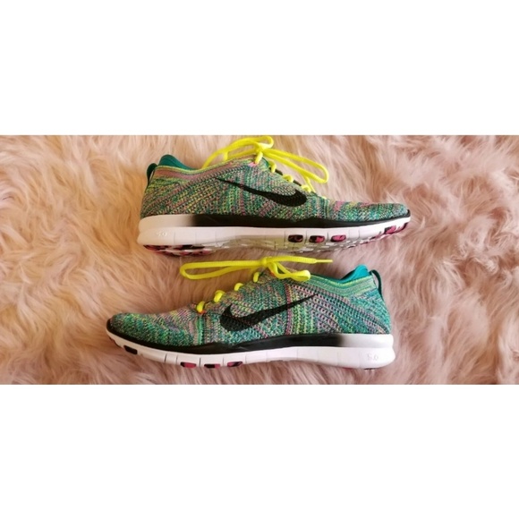 Nike Free TR Fly Knit Women's Running Shoes - Picture 3 of 8